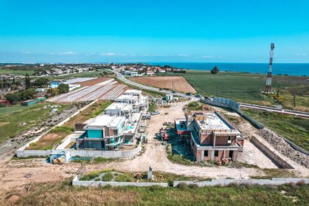 4 Bed Detached Villa for Sale in Pervolia, Larnaca - 10