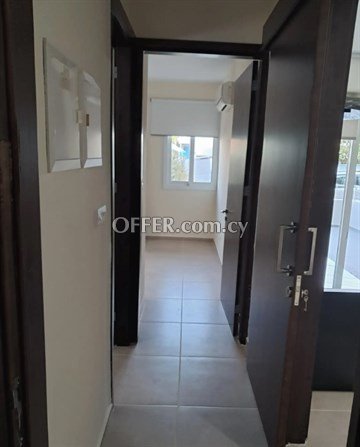 Recently Renovated And Spacious Ground Floor 2 Bedroom Apartment  In A - 5