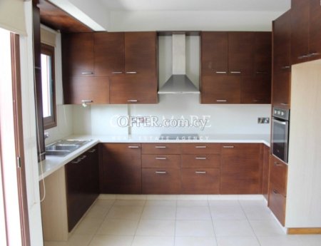 4 bedrooms House in Strovolos - 5