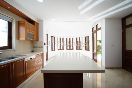 Detached 4 bedroom house in Egkomi - 5