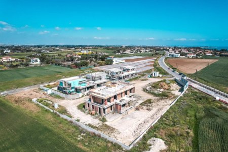 4 Bed Detached Villa for Sale in Pervolia, Larnaca - 6