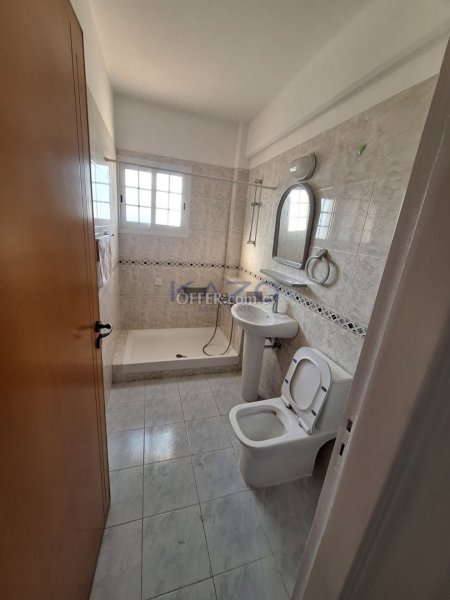 Spacious Unfurnished Top Floor Apartment for Rent Ypsonas - 4