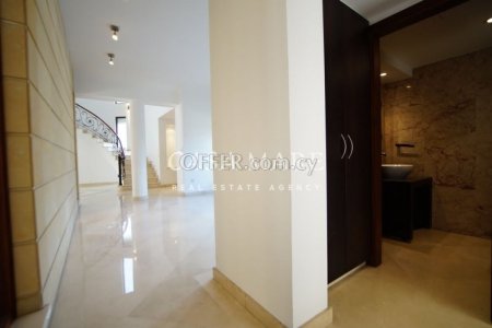 Detached 4 bedroom house in Egkomi - 2