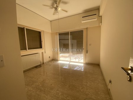 Large house ideal for an office in Kapsalos. - 3