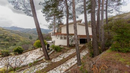 For Sale €400,000 House 4 bedrooms Pelendri Limassol