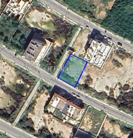 Plot in Pralimni