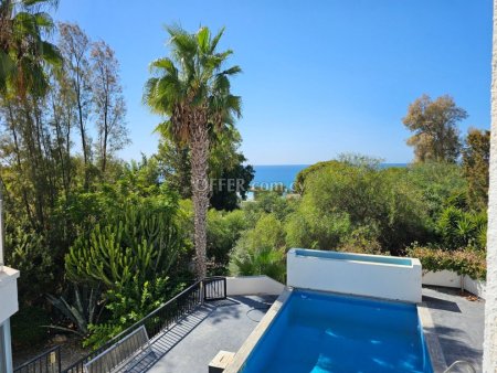 Stunning 5 Bedroom Villa walking distance to Coral Bay Beach