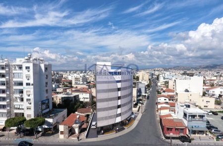 Modern Commercial Building with 1430 m2 Space for Sale - 2