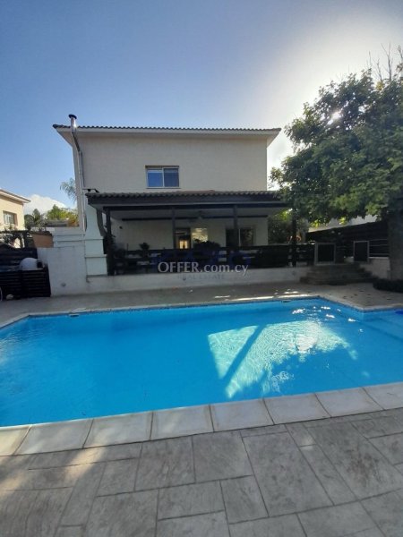 Luxurious 5-Bedroom Villa for Sale in Agios Tychonas, Limassol - 10
