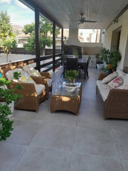 Luxurious 5-Bedroom Villa for Sale in Agios Tychonas, Limassol - 9