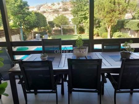 Luxurious 5-Bedroom Villa for Sale in Agios Tychonas, Limassol - 8