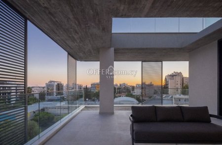 THREE BEDROOM TOP FLOOR APARTMENT WITH ROOF GARDEN IN AGIA ZONI