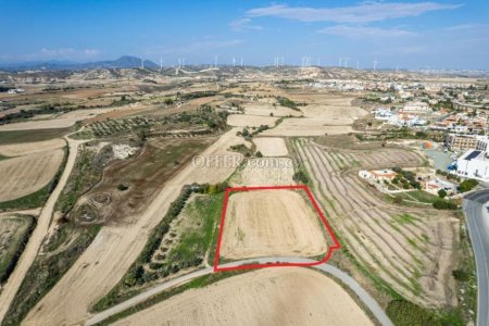 Residential field in Tersefanou Larnaca - 2