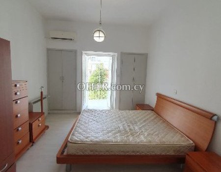 Very spacious 3+ bedroom apartment/house in Ayios Dhometios.