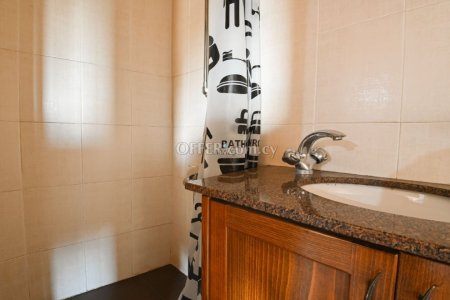 5 Bed House for Rent in Oroklini, Larnaca - 2