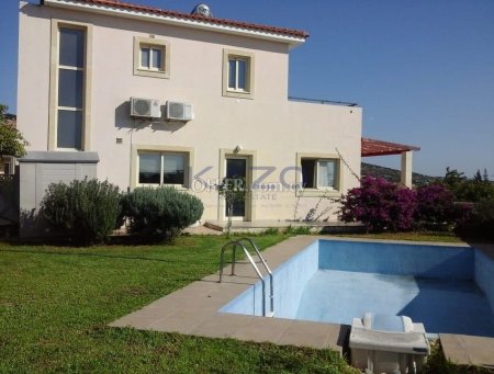 Charming Detached House with Pool in Agios Tychonas