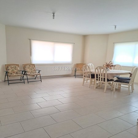 New For Sale €380,000 Maisonette 4 bedrooms, Semi-detached Strovolos Nicosia - 3