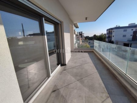 MODERN TWO BEDROOM APARTMENT CLOSE TO GRAMMAR SCHOOL - 2