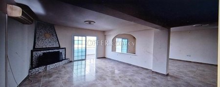For Sale €149,000 Apartment 3 bedrooms Larnaka (Center), Larnaca Larnaca