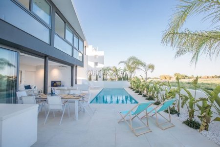 Exclusive Contemporary Villa with Private Pool in Kapparis! - 3