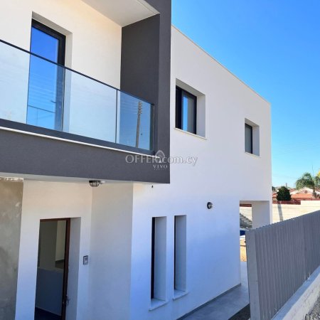 KEY READY 3 BEDROOM VILLA WITH POOL AND GARDEN IN PYRGOS - 9