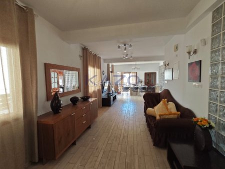 Three Bedroom Apartment in Neapolis, Limassol - 12