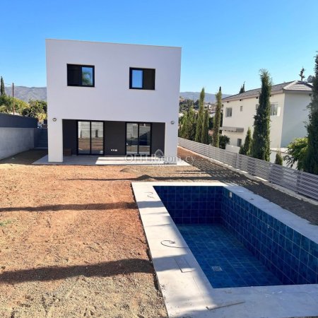 KEY READY 3 BEDROOM VILLA WITH POOL AND GARDEN IN PYRGOS - 8