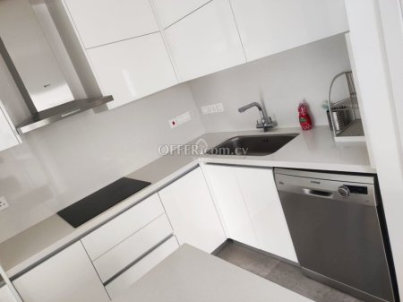 MODERN TWO BEDROOM APARTMENT CLOSE TO GRAMMAR SCHOOL - 8