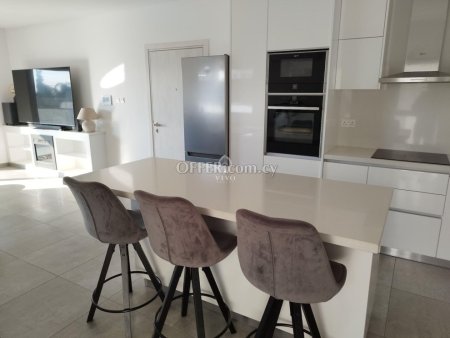 MODERN TWO BEDROOM APARTMENT CLOSE TO GRAMMAR SCHOOL - 6