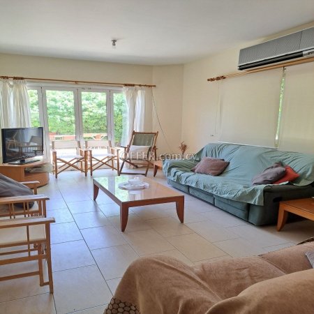 New For Sale €380,000 Maisonette 4 bedrooms, Semi-detached Strovolos Nicosia - 6