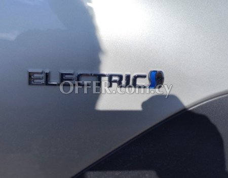 2022 Toyota bZ4X 2.0L Electric Automatic SUV - 4