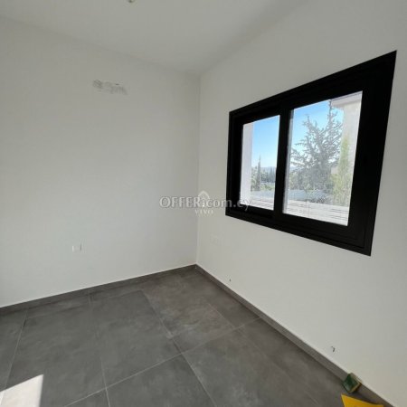 KEY READY 3 BEDROOM VILLA WITH POOL AND GARDEN IN PYRGOS - 3