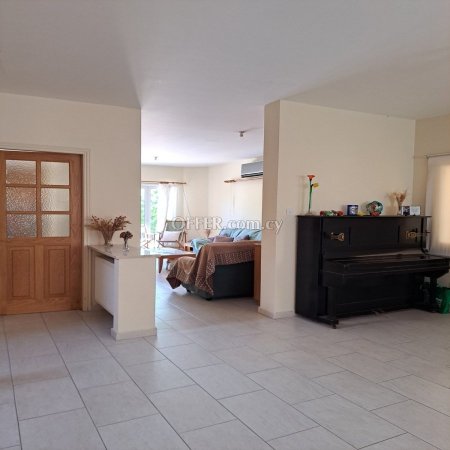 New For Sale €380,000 Maisonette 4 bedrooms, Semi-detached Strovolos Nicosia - 4