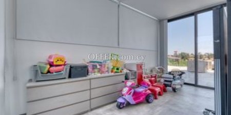 New For Sale €850,000 House 4 bedrooms, Detached Aradippou Larnaca - 4