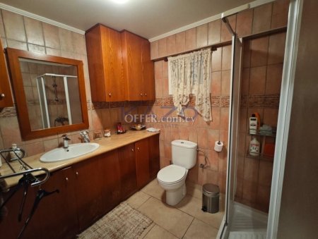 Spacious Semi-Detached House with Five Bedrooms in Agios Georgios Xavouzas - 4