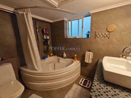Spacious Semi-Detached House with Five Bedrooms in Agios Georgios Xavouzas - 2