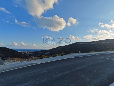 Spacious Building Plot with Sea View in Agios Tychonas - 4