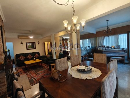 Spacious Semi-Detached House with Five Bedrooms in Agios Georgios Xavouzas - 12