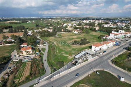 Commercial Residential field in Geri Nicosia - 3
