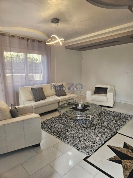 Spacious Villa with 6 Bedrooms in Tourist Area - 10