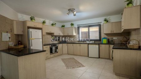 House (Detached) in Souni-Zanakia, Limassol for Sale - 6