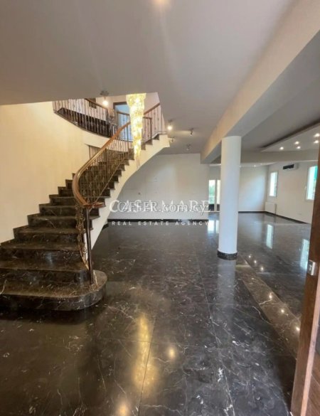 5 bedrooms Villa in Egkomi - 3