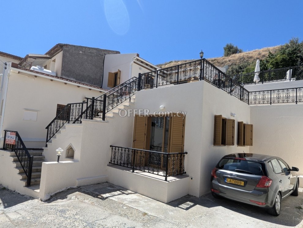 2-bedroom Village House 100 sqm in Pissouri - 1