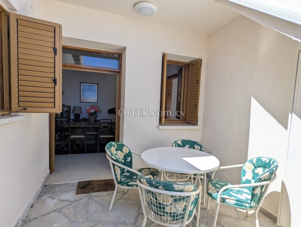 2-bedroom Village House 100 sqm in Pissouri - 12
