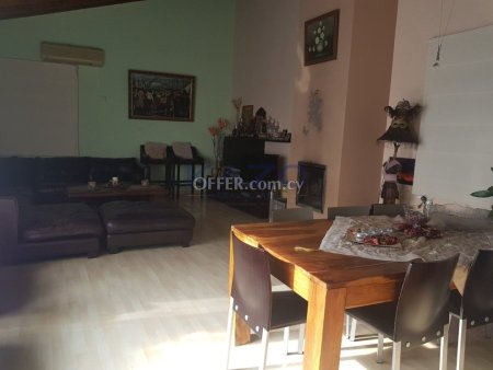 Spacious six-bedroom detached house with sea views in Erimi - 5