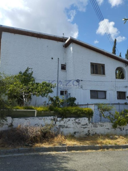 Spacious six-bedroom detached house with sea views in Erimi - 12