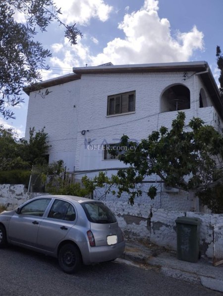 Spacious six-bedroom detached house with sea views in Erimi - 10