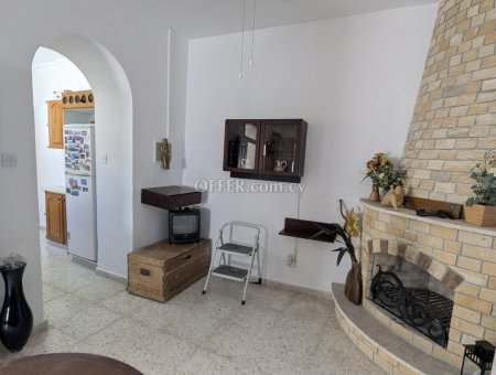 2-bedroom Village House 100 sqm in Pissouri - 8