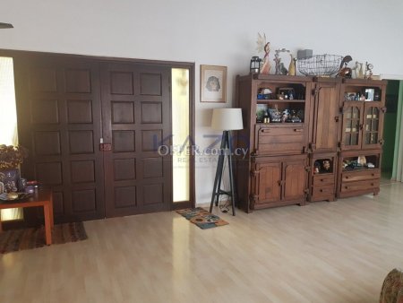 Spacious six-bedroom detached house with sea views in Erimi - 6