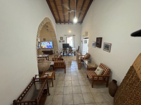 2-bedroom Village House 100 sqm in Pentakomo